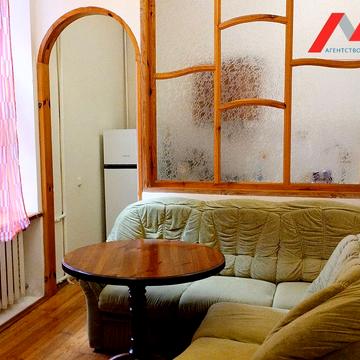 Межигірська вул., 30