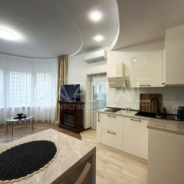 Дмитрівська вул., 69