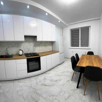 Бережанська вул., 18