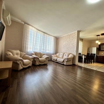 Дніпровська набережна вул., 19-В