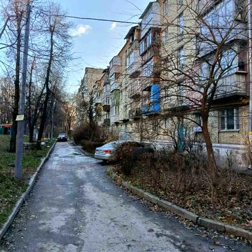 Петра Ніщинського вул., 8