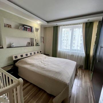 Василя Симоненка вул., 39