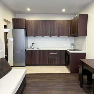 Салютна вул., 2к1