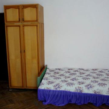 Івана Левинського вул., 6