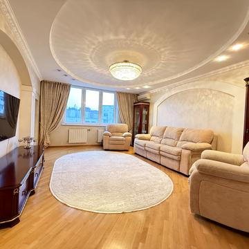 Срібнокільська вул., 1