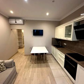 Гоголівська вул., 14