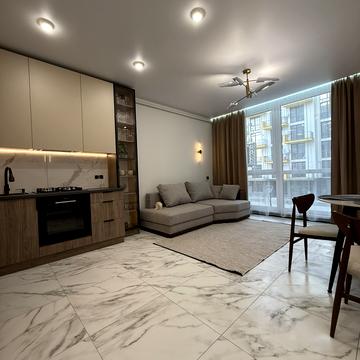 Володимира Навроцького вул., 37