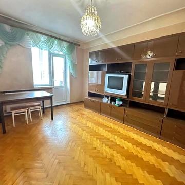 Броварна вул., 14