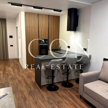 Дніпровська набережна вул., 18-Б