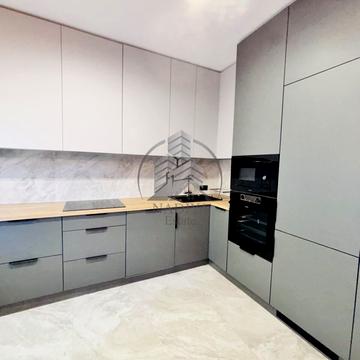 Ловецька вул., 8