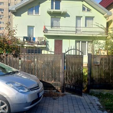 Шполянська вул., 11