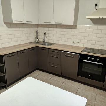 Степана Олійника вул., 13