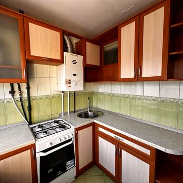 Короленка вул., 10