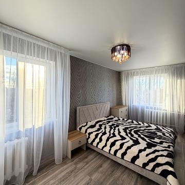 Степана Бандери вул. (Костенка), 25