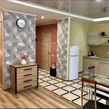 Набережна Перемоги вул., 42