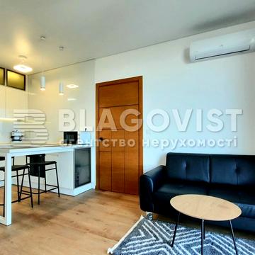 Зарічна вул., 4