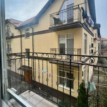 Євгена Чикаленка вул., 43д