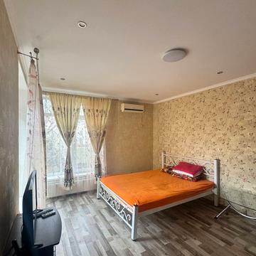 Євгена Чикаленка вул., 43д