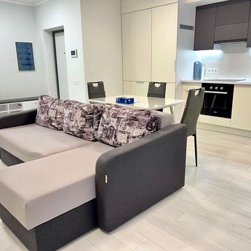 Стрітенська вул. (Комсомольська), 18