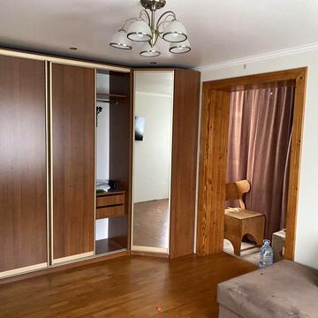 Георгія Гонгадзе просп. (Радянської України), 24