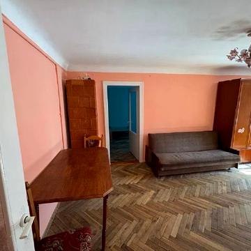 Пасічна вул., 8