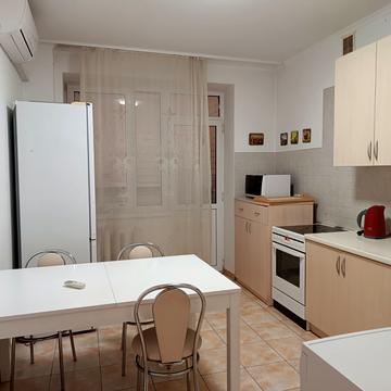 Миколи Бажана просп., 14