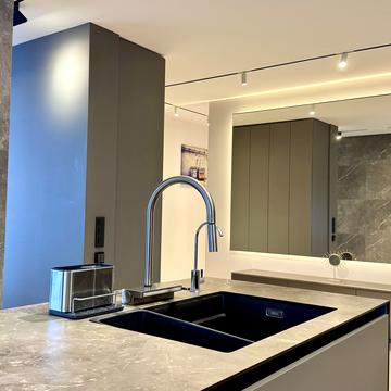 Джона Маккейна вул. (Івана Кудрі), 1-Б