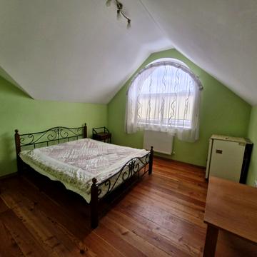 Василя Сухомлинського вул., 2