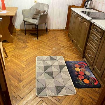 Віктора Чукаріна вул., 26