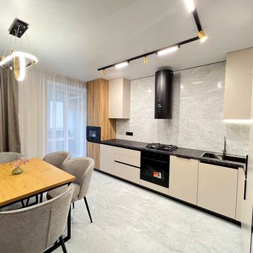 Сергія Корольова вул., 8