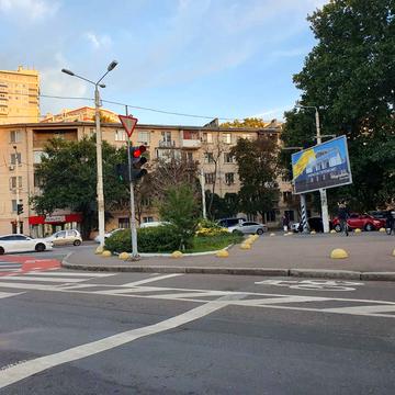 Лесі Українки просп. (Гагаріна), 25