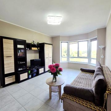 Ялтинська вул., 22