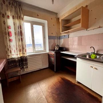 Богатирська вул., 4