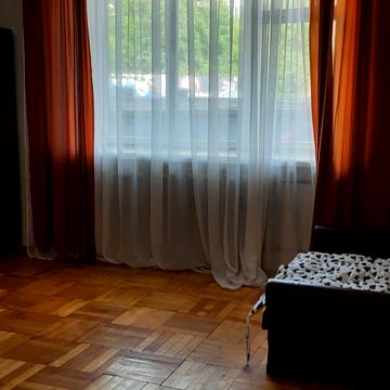 Київська вул., 12