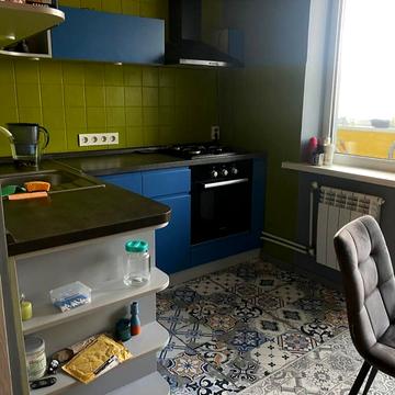 Академіка Кіпріанова вул., 4