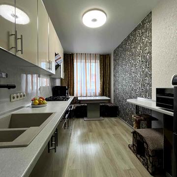 Парусна вул. (Героїв Сталінграду), 1т