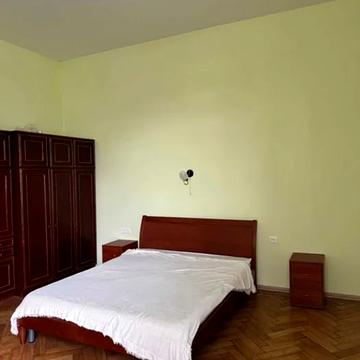 Пекарська вул., 45