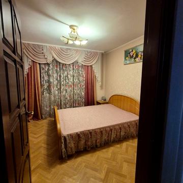 Богатирська вул., 6/1