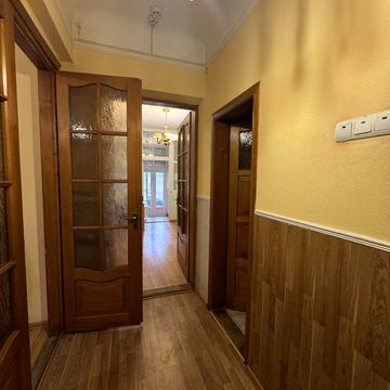 Володимира Великого вул., 5