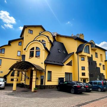 Грушевського вул., 2А