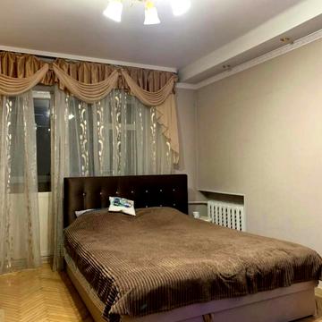 Русанівська набережна вул., 8