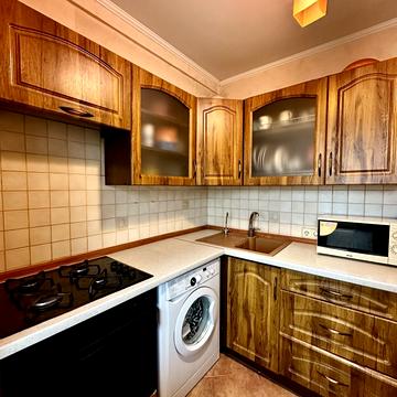 Раїси Окіпної вул., 9