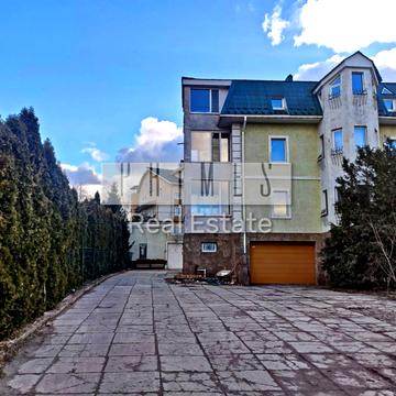 Козацька вул. (Жовтнева), 1