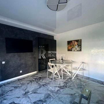 Юнацька вул., 2