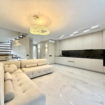 Грушевського вул., 4