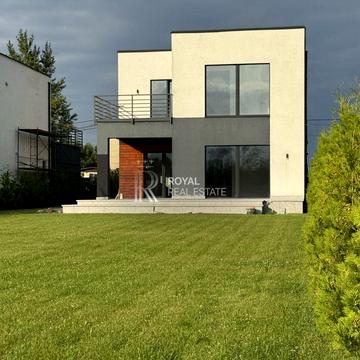 Центральна вул.