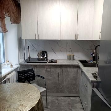 Камянецька вул., 76