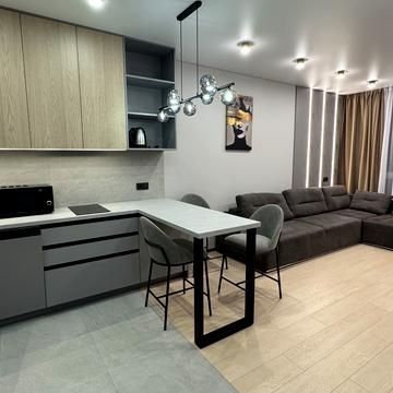 Причальна вул., 14