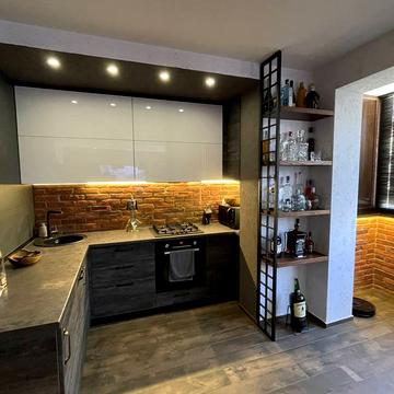 Академіка Сахарова вул., 36