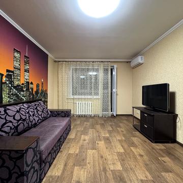 Героїв просп., 19